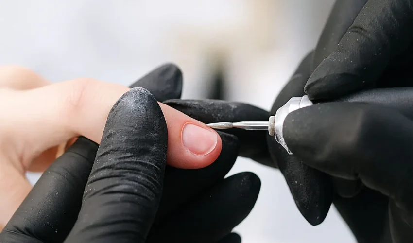 technique-manucure-russe-nails-school-academy